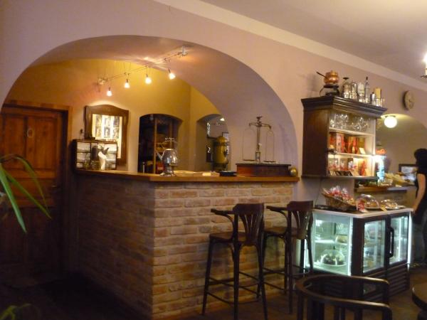 Choco Café U Červené židle - interiér a bar